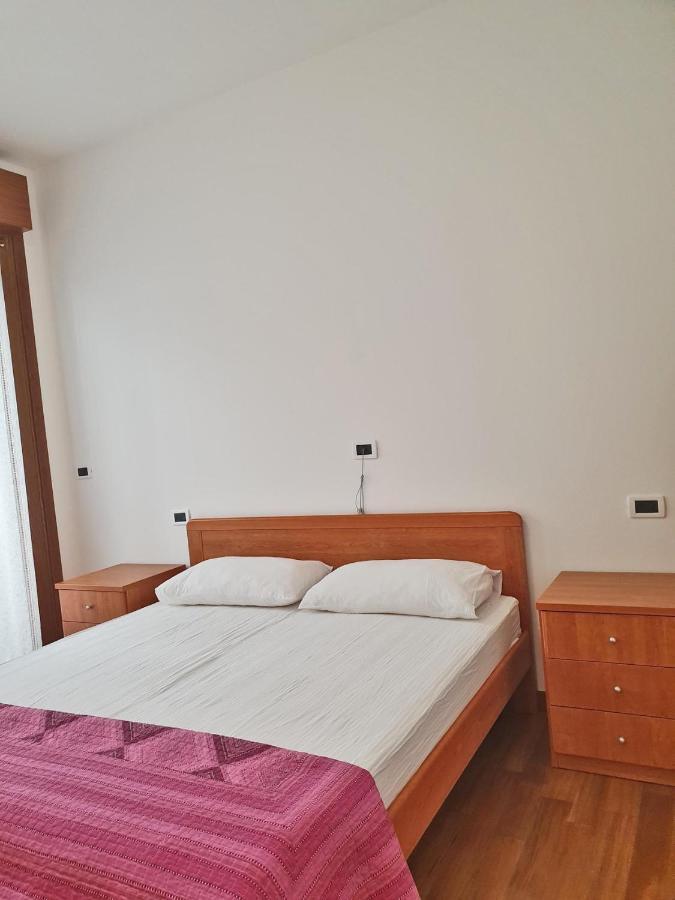 Casa Comisso Apartment Каорле Екстериор снимка